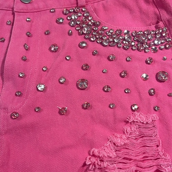 Pink rhinestone studded pink distressed frayed festival concert jean shorts BNWT - Picture 5 of 8